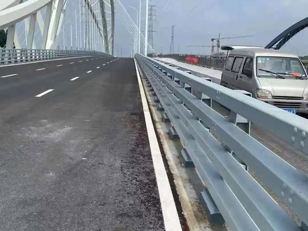 桥梁护栏